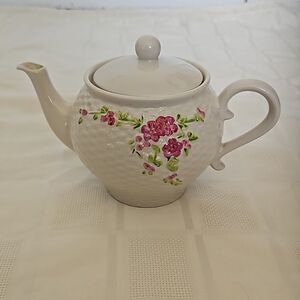 Vintage A Teleflora Gift 1985 Flower Teapot Basketweave Texture Pink/ White